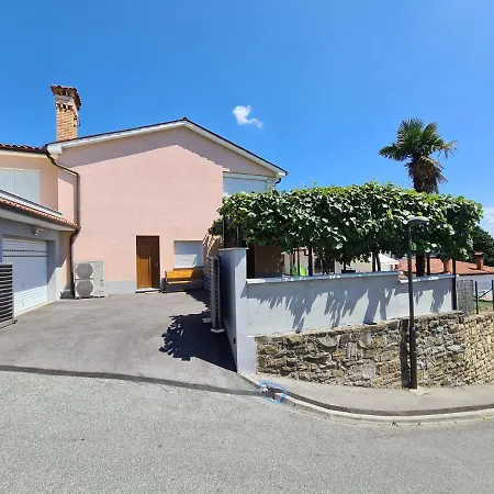 Sunshine 2 Apartmán *